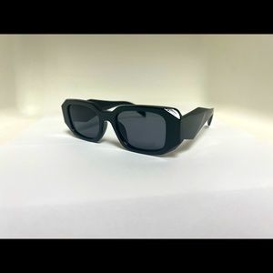 ‼️SOLD‼️Trendy square sunglasses. Designer style eyewear
